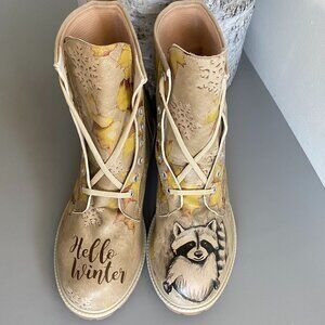 Dogo Hello Winter Raccoon Vegan Lace Up Boots Sz 9 NWOB